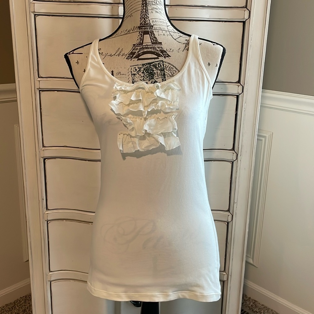 Eddie Bauer ruffled cream tank / camisole